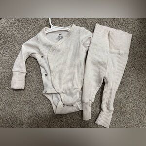 H&M Ribbed Organic Cotton Cream Baby Onesie and Pants Set